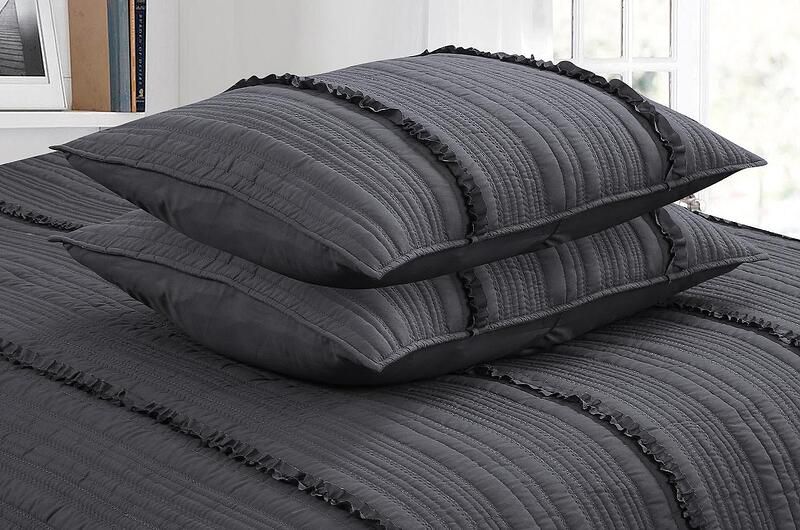 bed spread-tagesdecke-schwarz-black