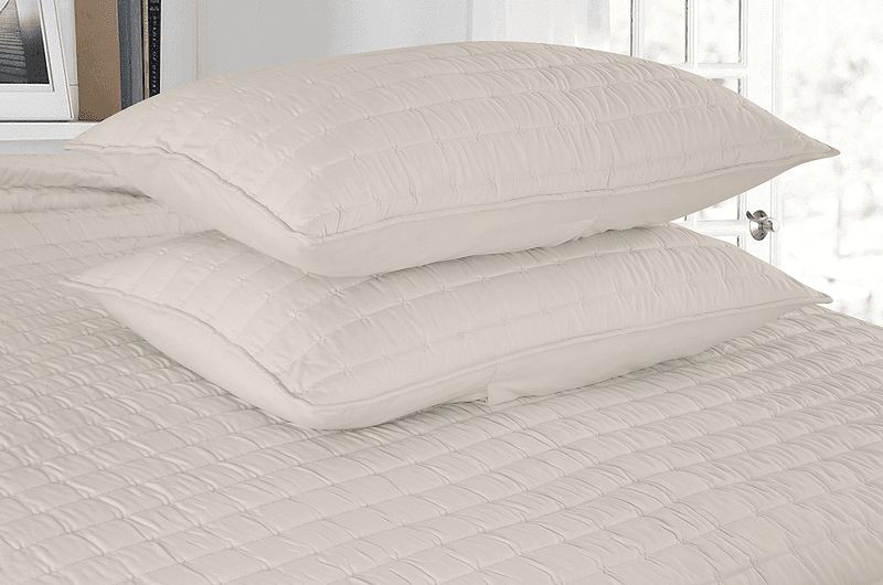 bed spread-tagesdecken-beige